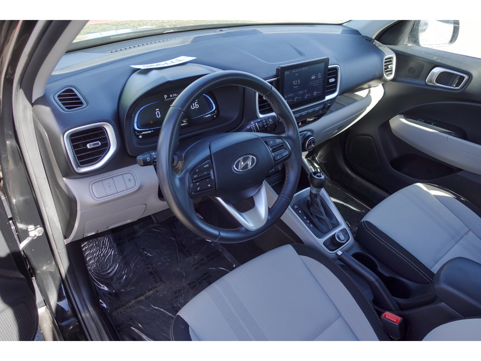Used 2025 Hyundai Venue SEL FWD image 9