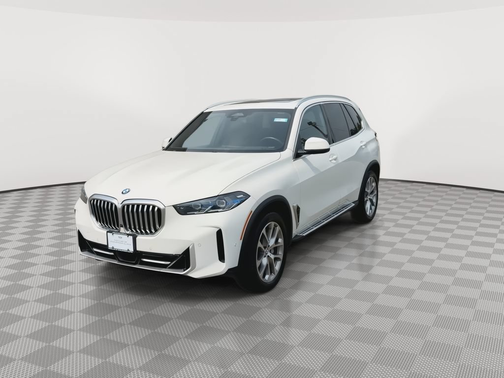 Used 2024 BMW X5 xDrive40i w/ Premium Package AWD/4WD image 4