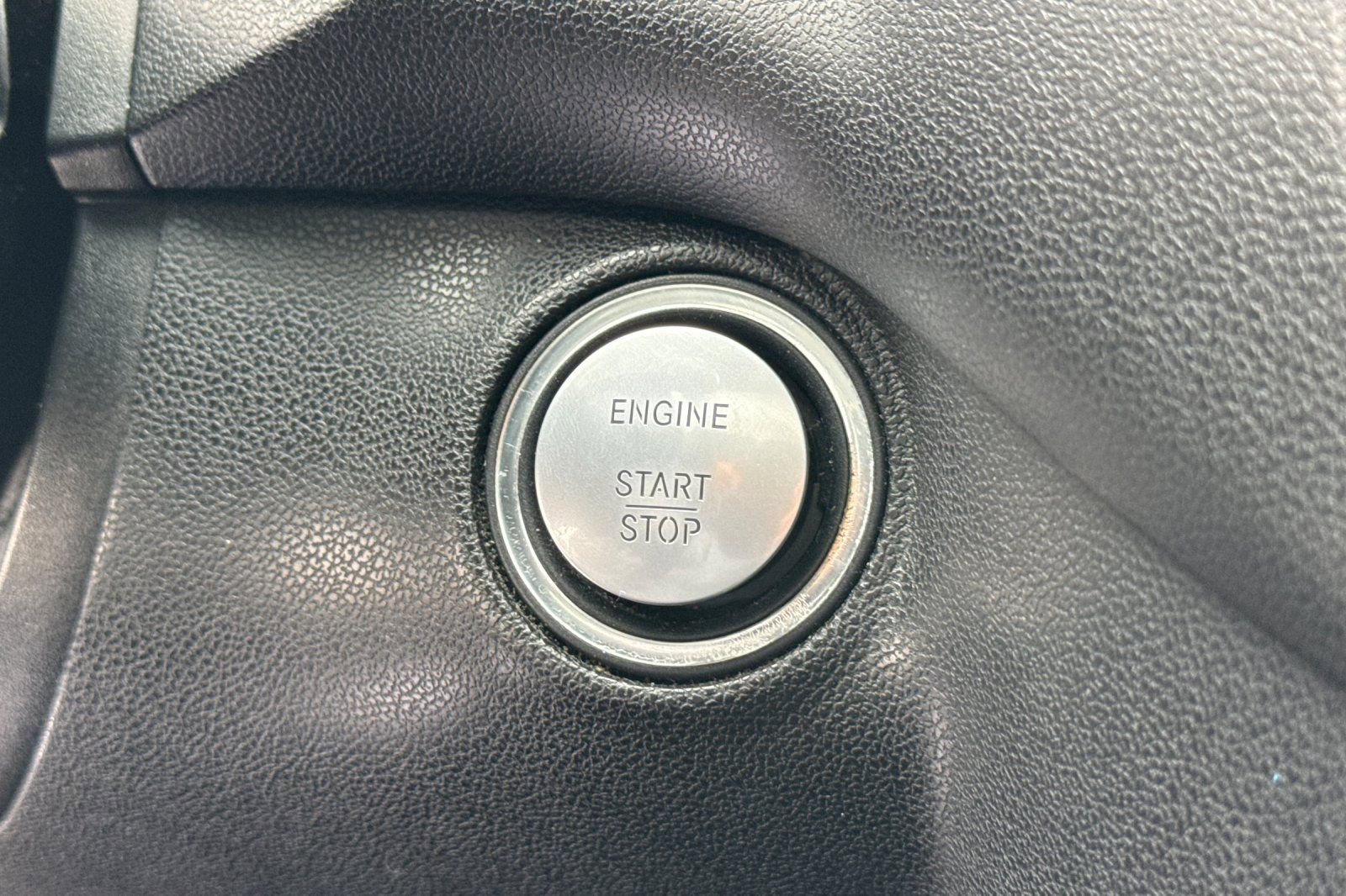 Used 2010 Mercedes-Benz ML 550 4MATIC image 19