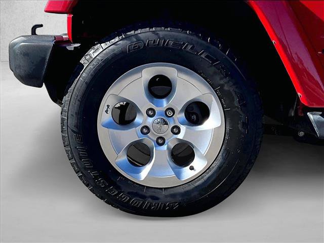 Used 2014 Jeep Wrangler Unlimited Sahara AWD/4WD image 10