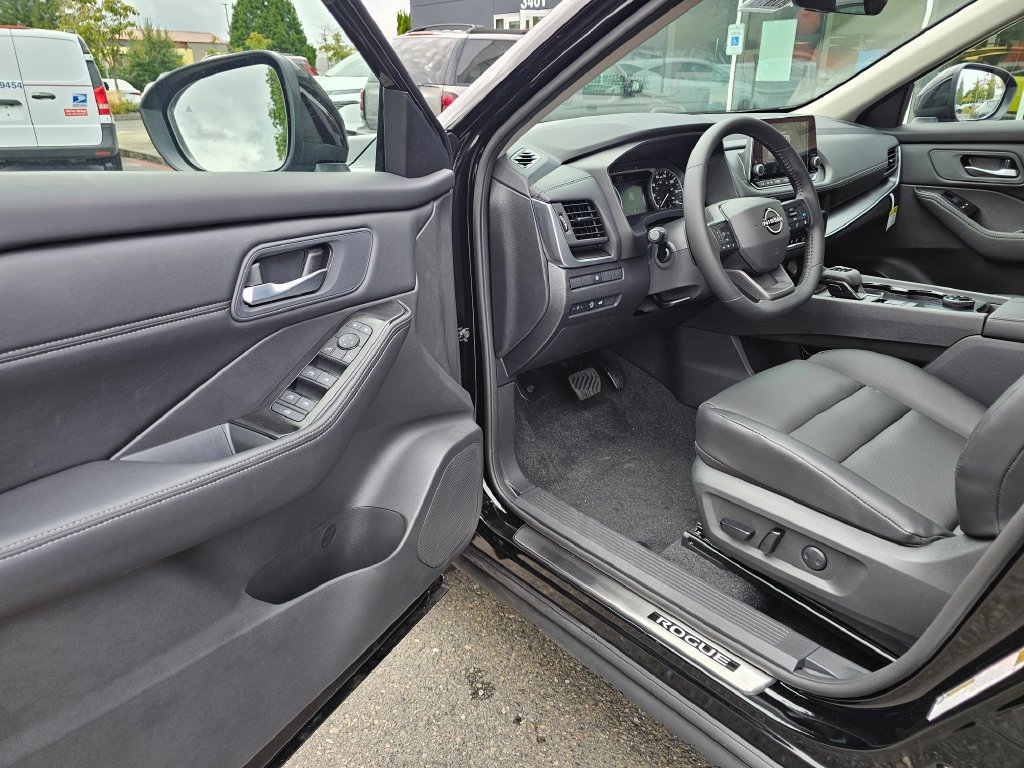 New 2026 Nissan Rogue Dark Armor AWD/4WD image 15
