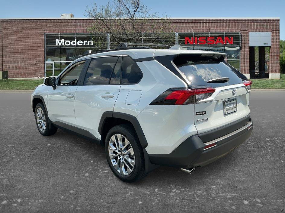 Used 2025 Toyota RAV4 XLE Premium FWD image 2