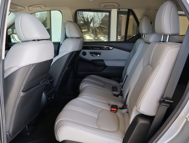 Used 2025 Honda Pilot EX-L image 40