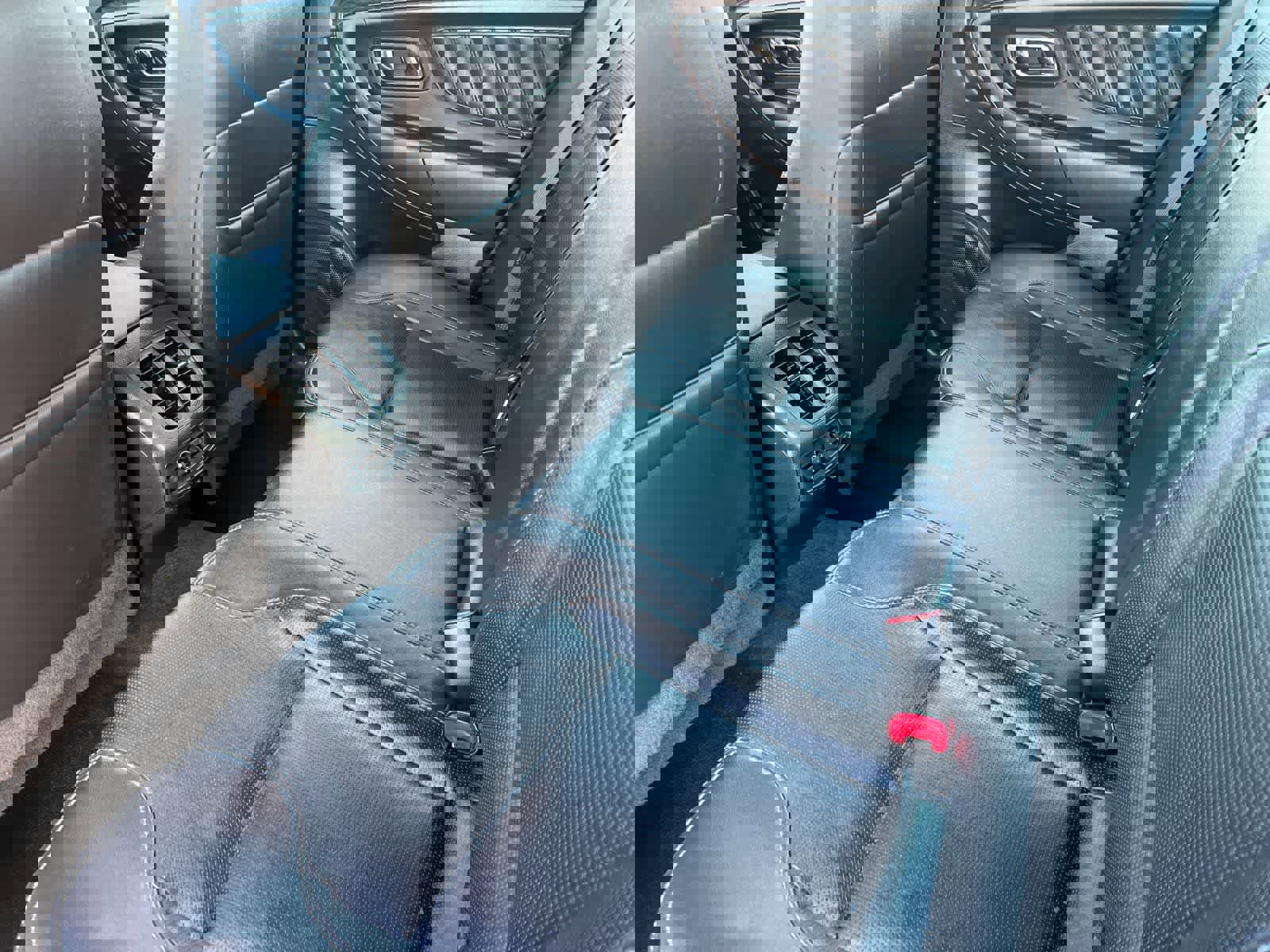 Used 2018 Ford Taurus Limited FWD image 5