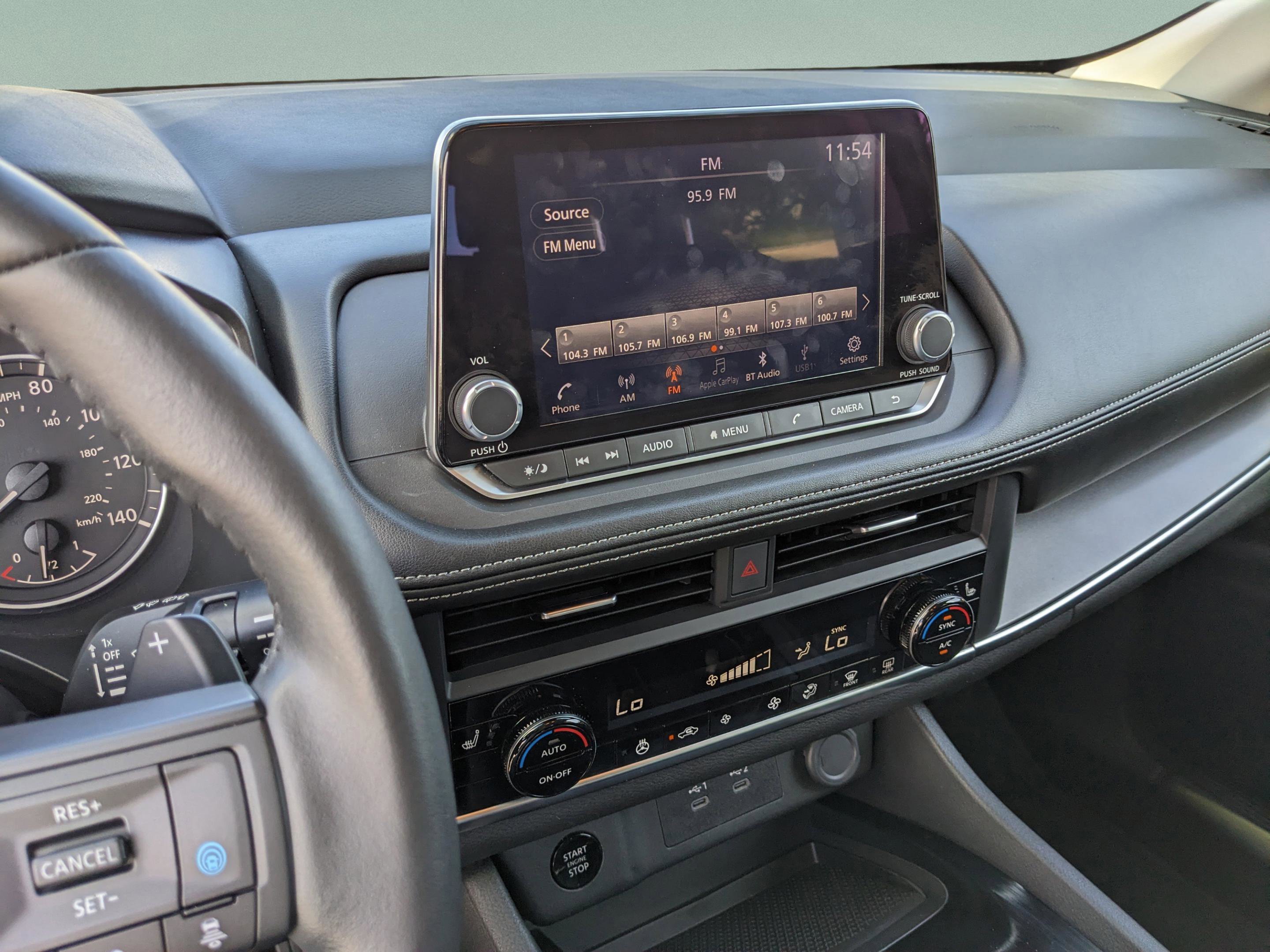 Used 2024 Nissan Rogue SV w/ SV Premium Package image 22