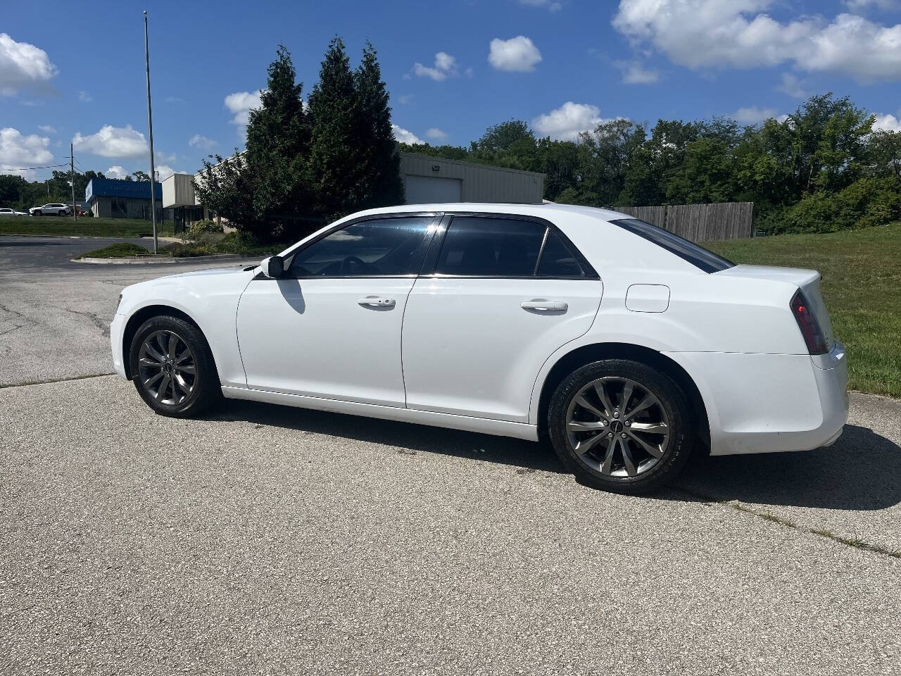 Used 2014 Chrysler 300 S AWD/4WD image 9