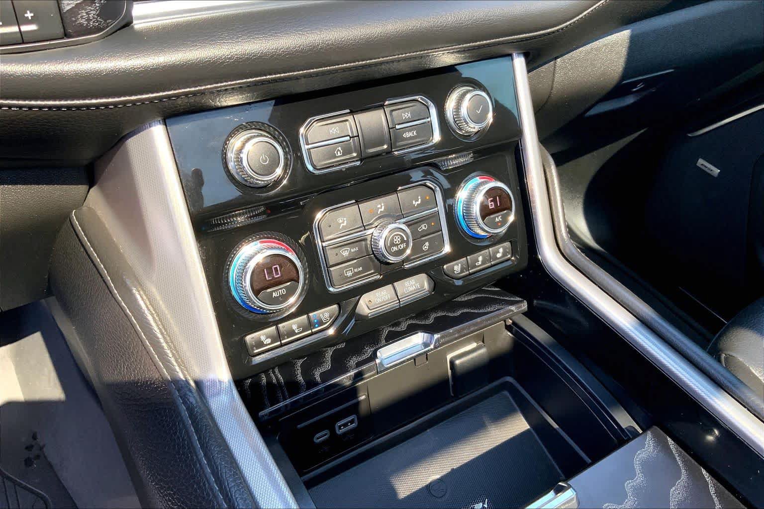 Used 2023 GMC Yukon Denali w/ Denali Reserve Package AWD/4WD image 31