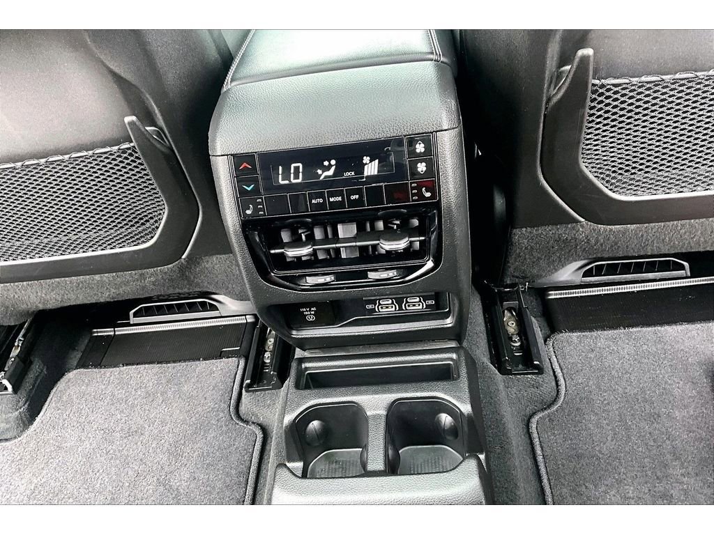 Used 2025 Jeep Grand Cherokee L Limited w/ Luxury Tech Group II image 31