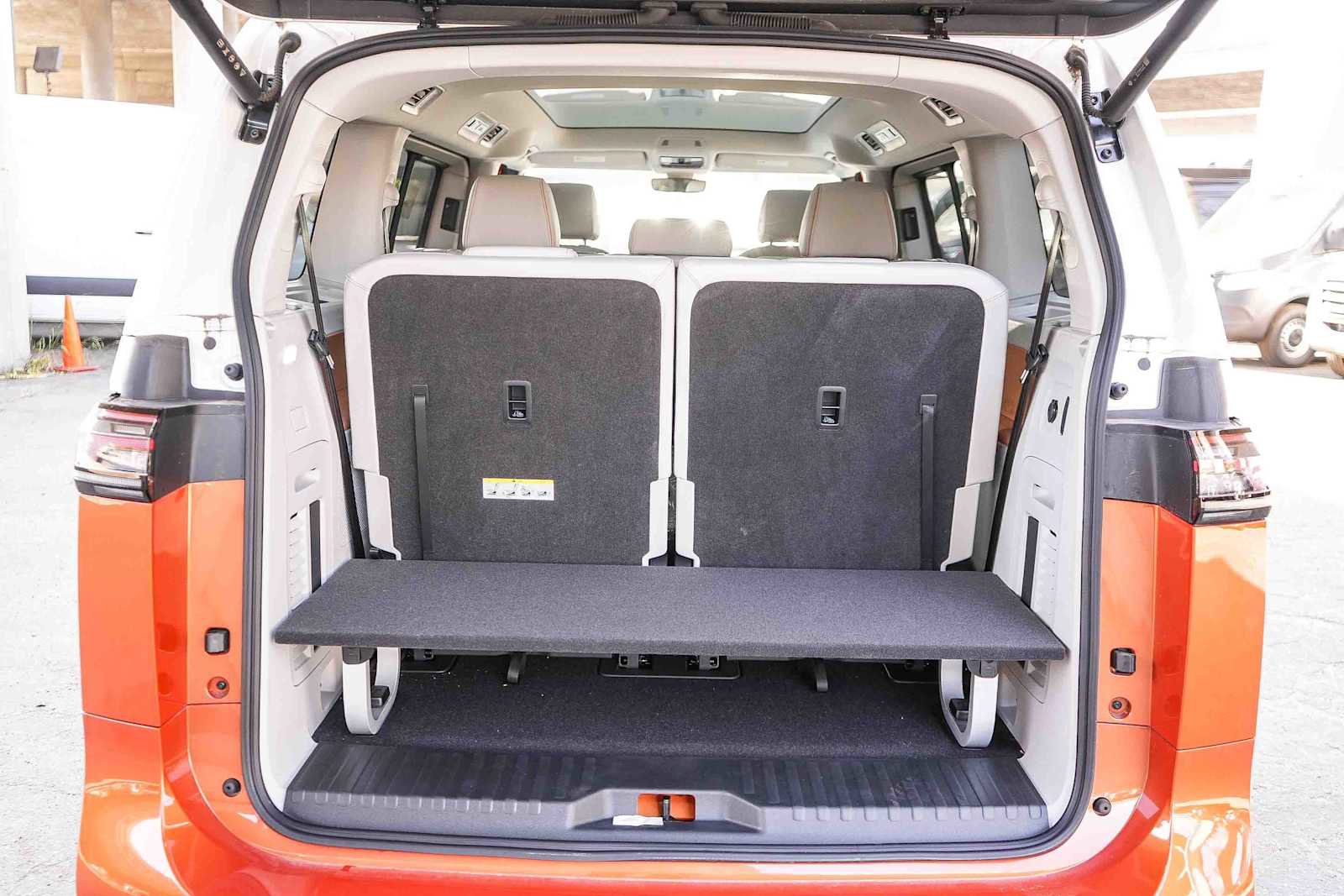 New 2025 Volkswagen ID. Buzz 1st Edition RWD image 12