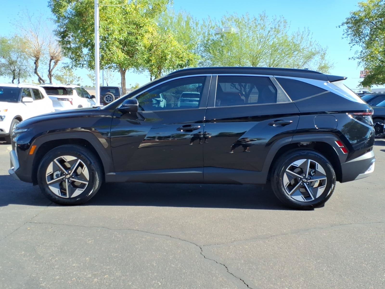 Certified 2025 Hyundai Tucson SEL AWD/4WD image 2