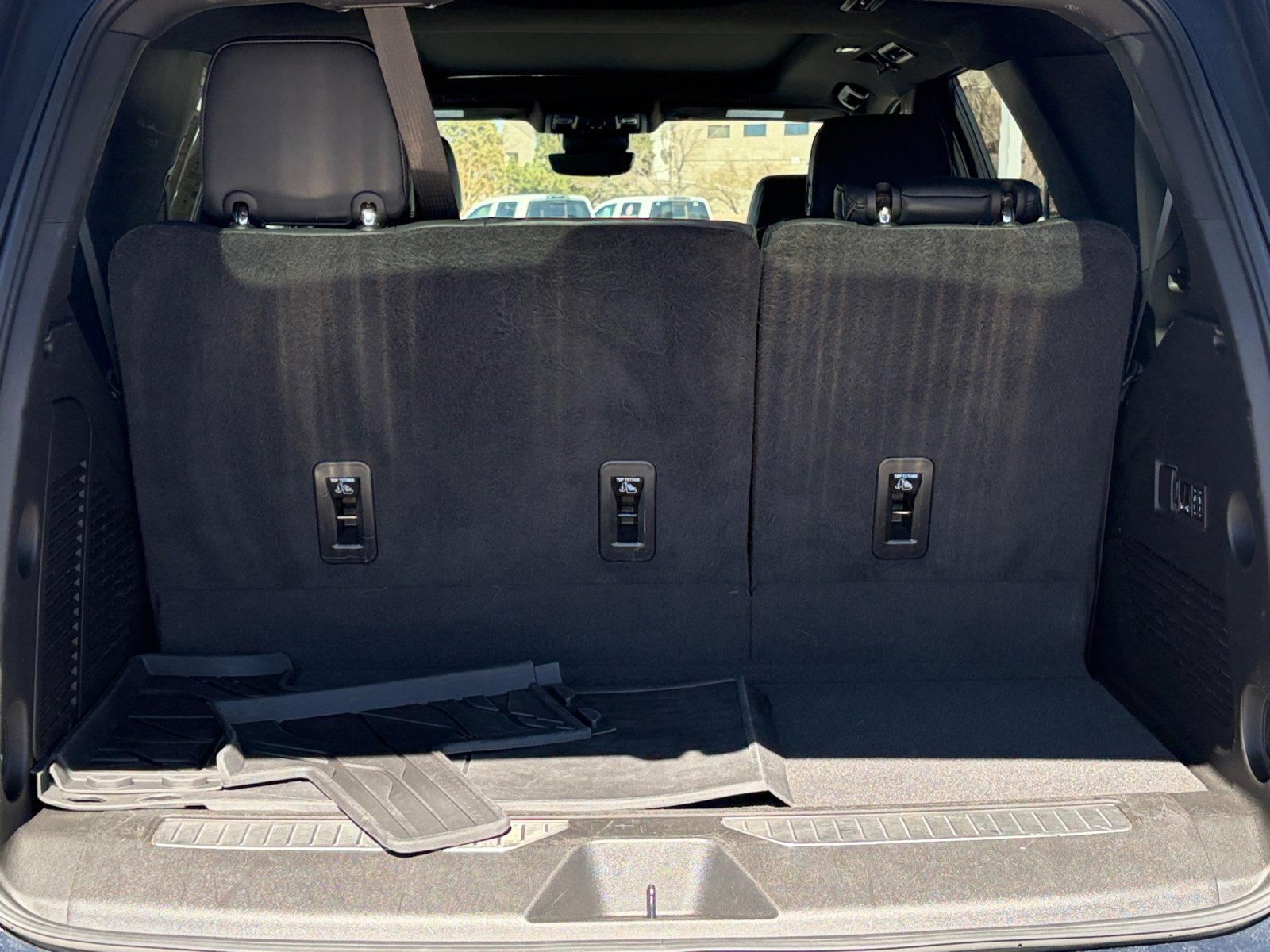 Used 2024 Chevrolet Tahoe High Country image 32