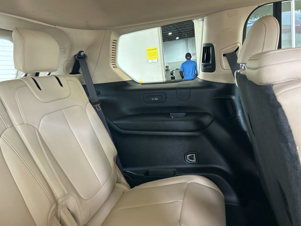 Used 2022 Jeep Grand Cherokee L Limited image 31