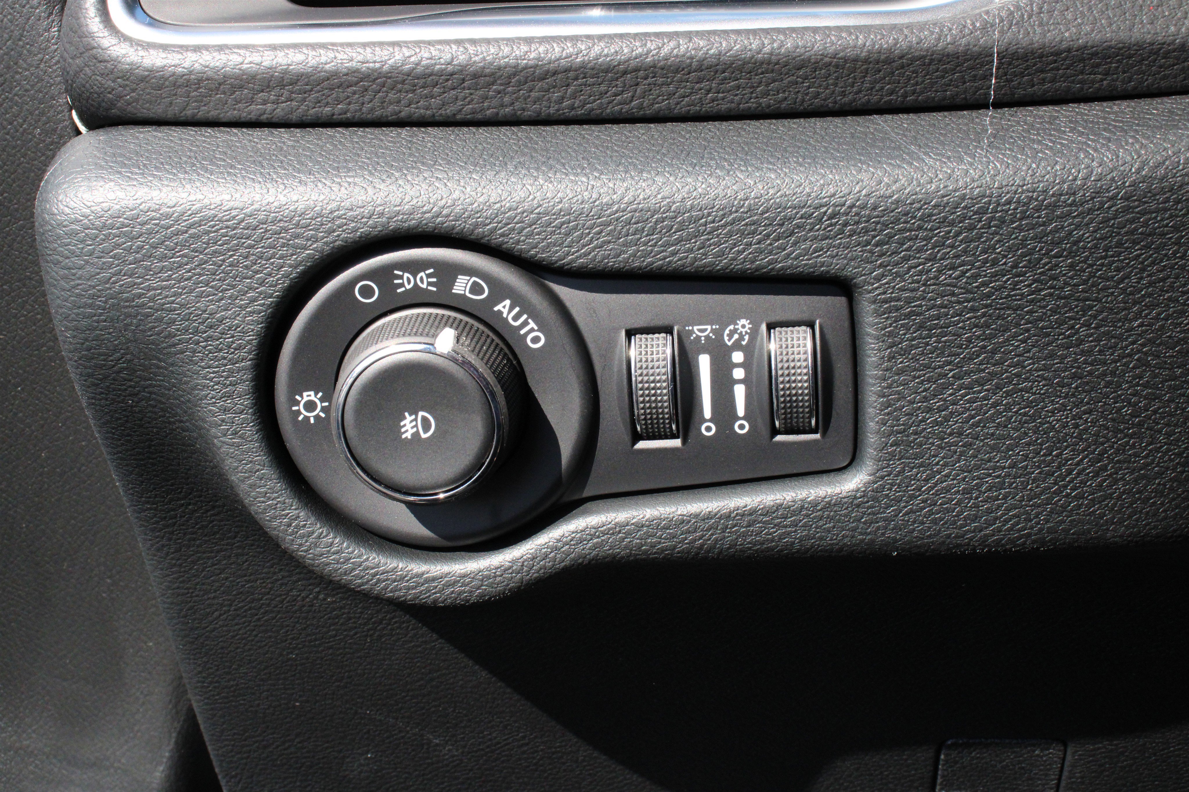 New 2026 Chrysler Pacifica Limited w/ S Appearance Package image 10