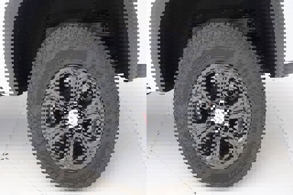 Used 2024 GMC Canyon Elevation w/ Trailering Package image 17