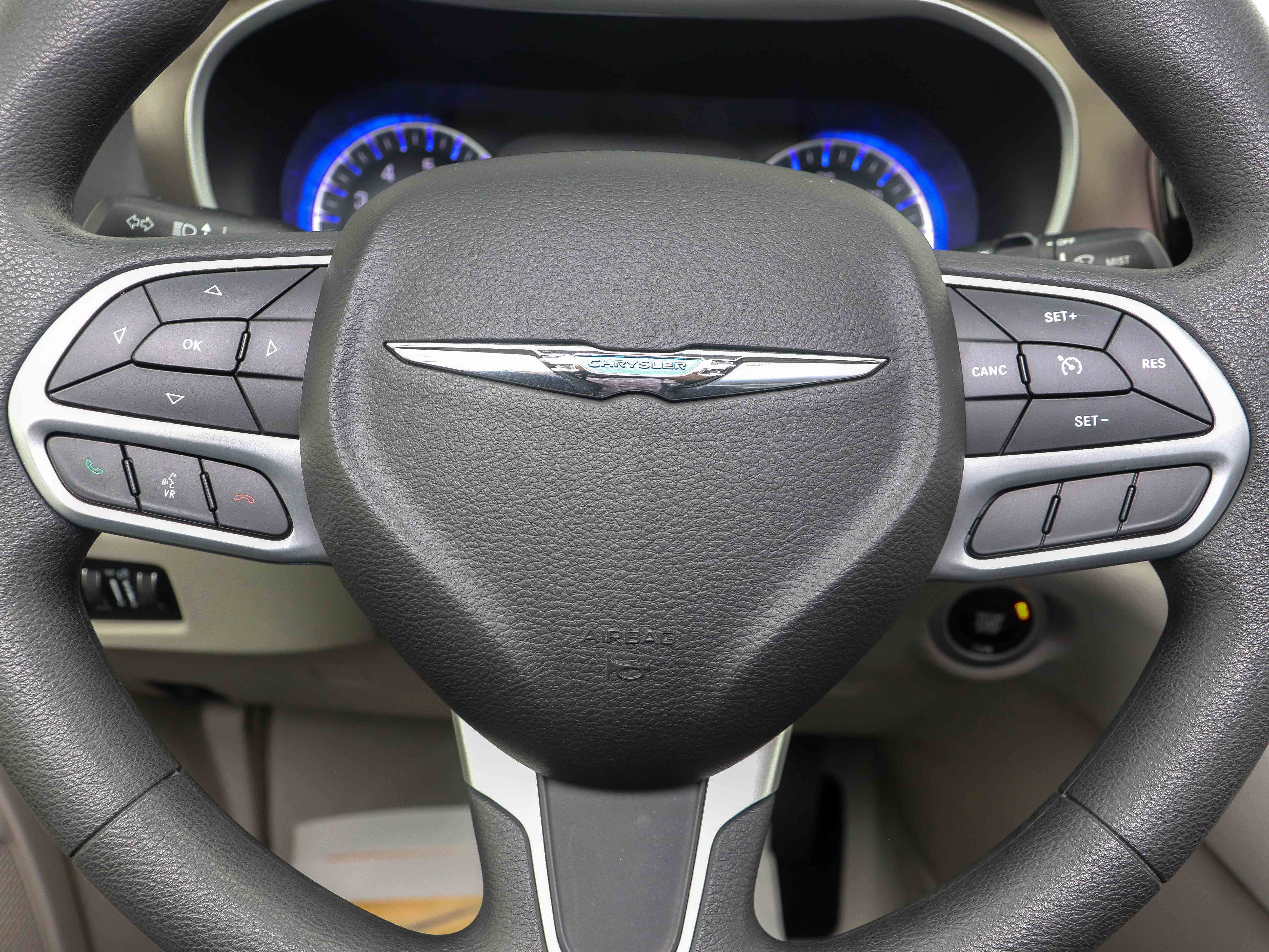 Used 2018 Chrysler Pacifica Touring Plus image 26