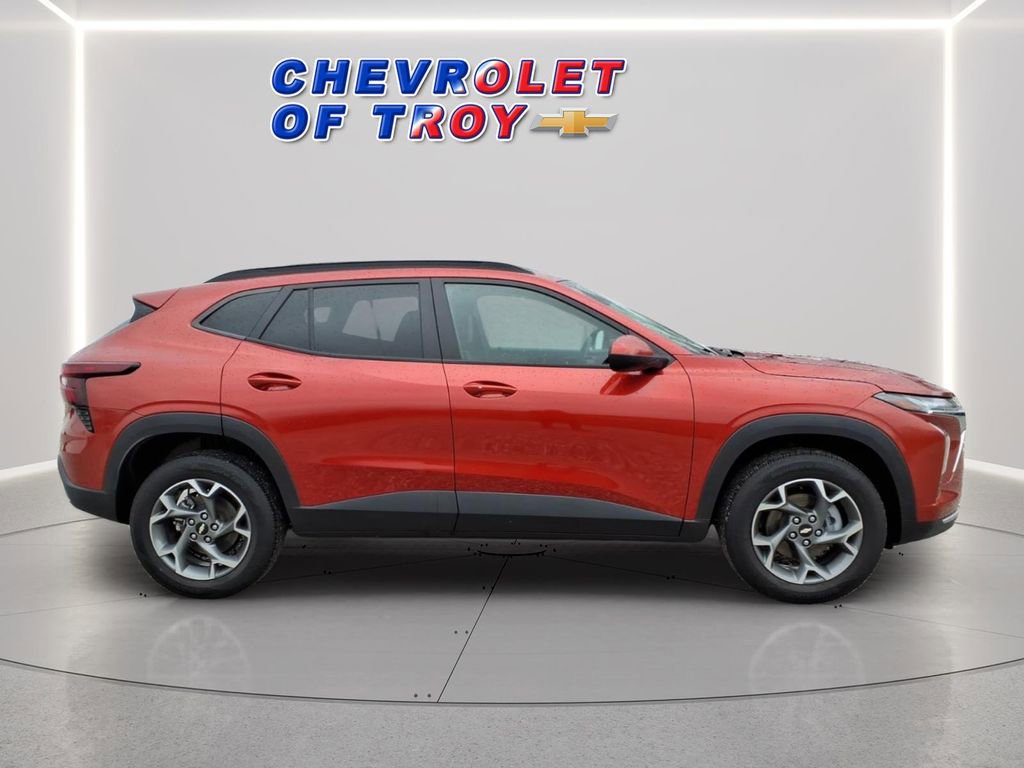 Used 2024 Chevrolet Trax LT w/ Driver Confidence Package image 10