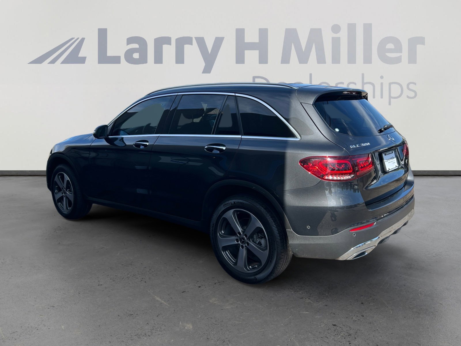 Used 2022 Mercedes-Benz GLC 300 4MATIC image 4