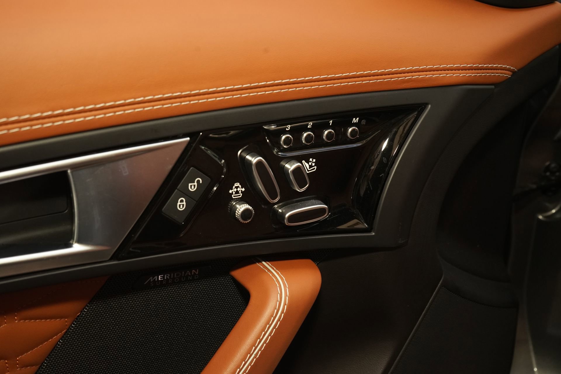 Used 2017 Jaguar F-TYPE SVR AWD/4WD image 28