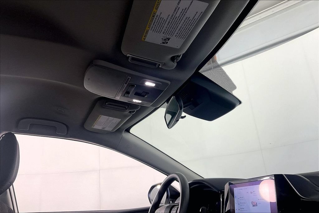 Used 2025 Toyota Camry LE FWD image 21