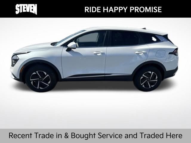 Used 2024 Kia Sportage LX image 2