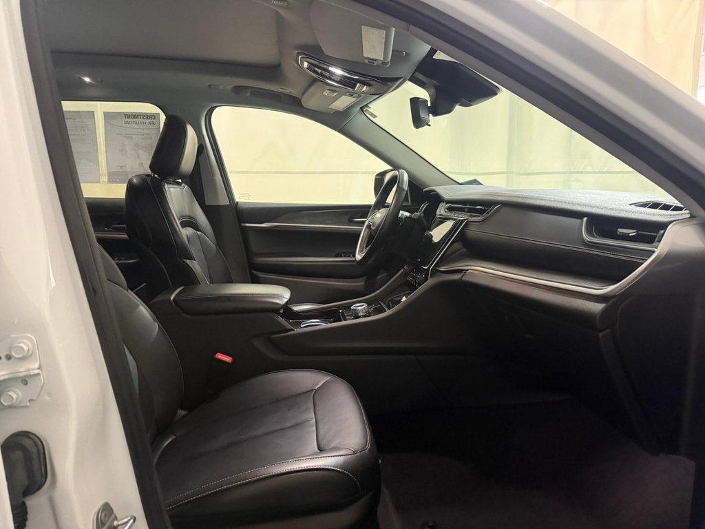 Used 2022 Jeep Grand Cherokee L Limited image 29