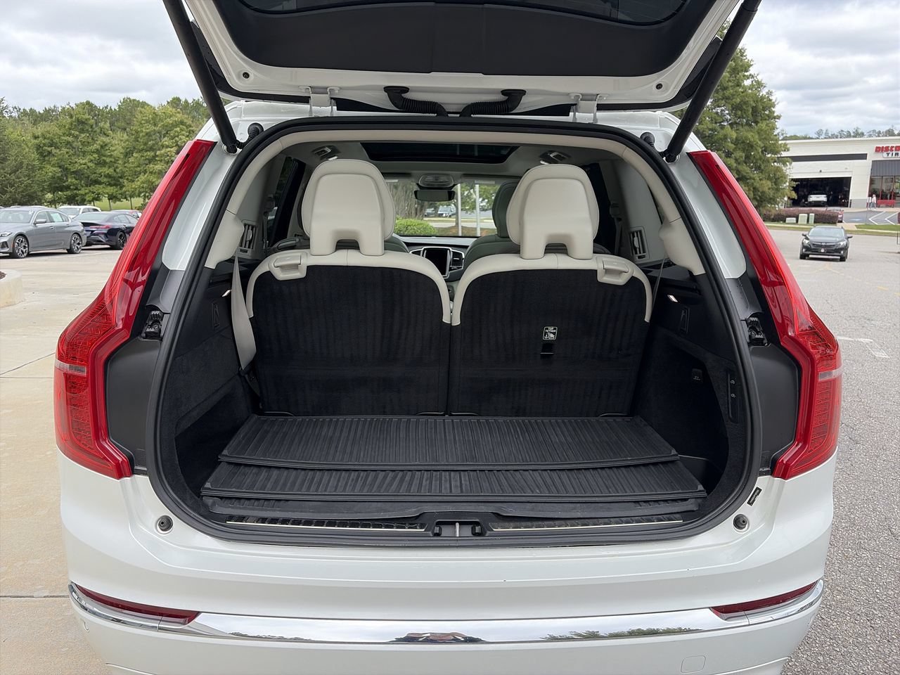 Used 2023 Volvo XC90 T8 Ultimate AWD/4WD image 35
