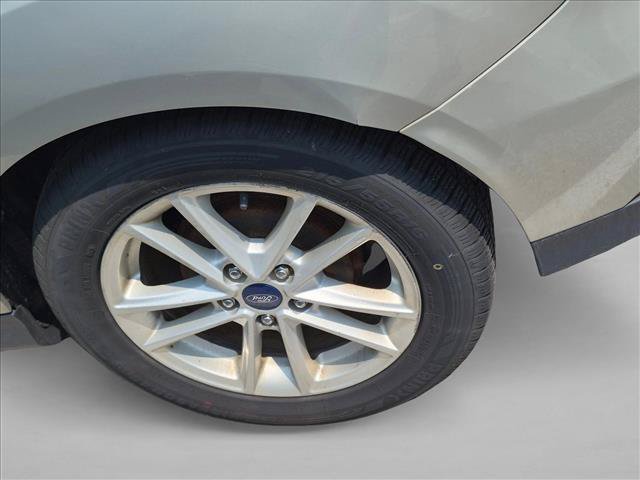 Used 2015 Ford Focus SE FWD image 6