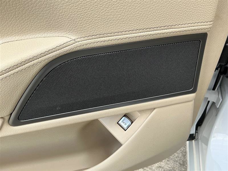 Used 2017 BMW 740i xDrive image 24