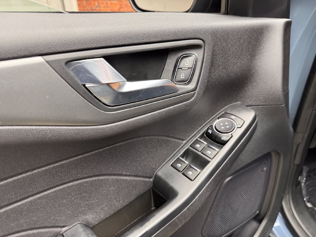 Certified 2023 Ford Escape SE FWD image 11