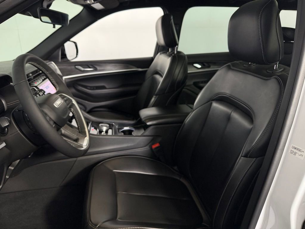 Certified 2025 Jeep Grand Cherokee Limited image 22