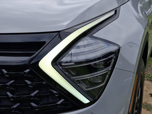 Certified 2025 Kia Sportage X-Pro AWD/4WD image 9