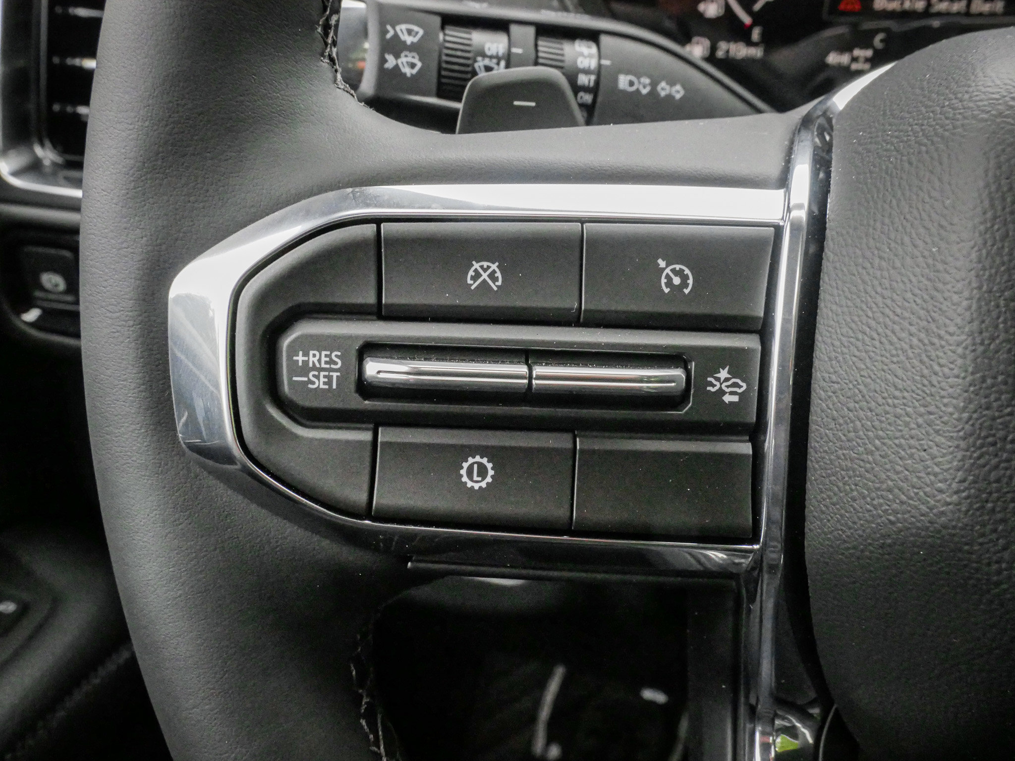 Used 2026 GMC Yukon Denali w/ Sun & Power Step Package AWD/4WD image 21