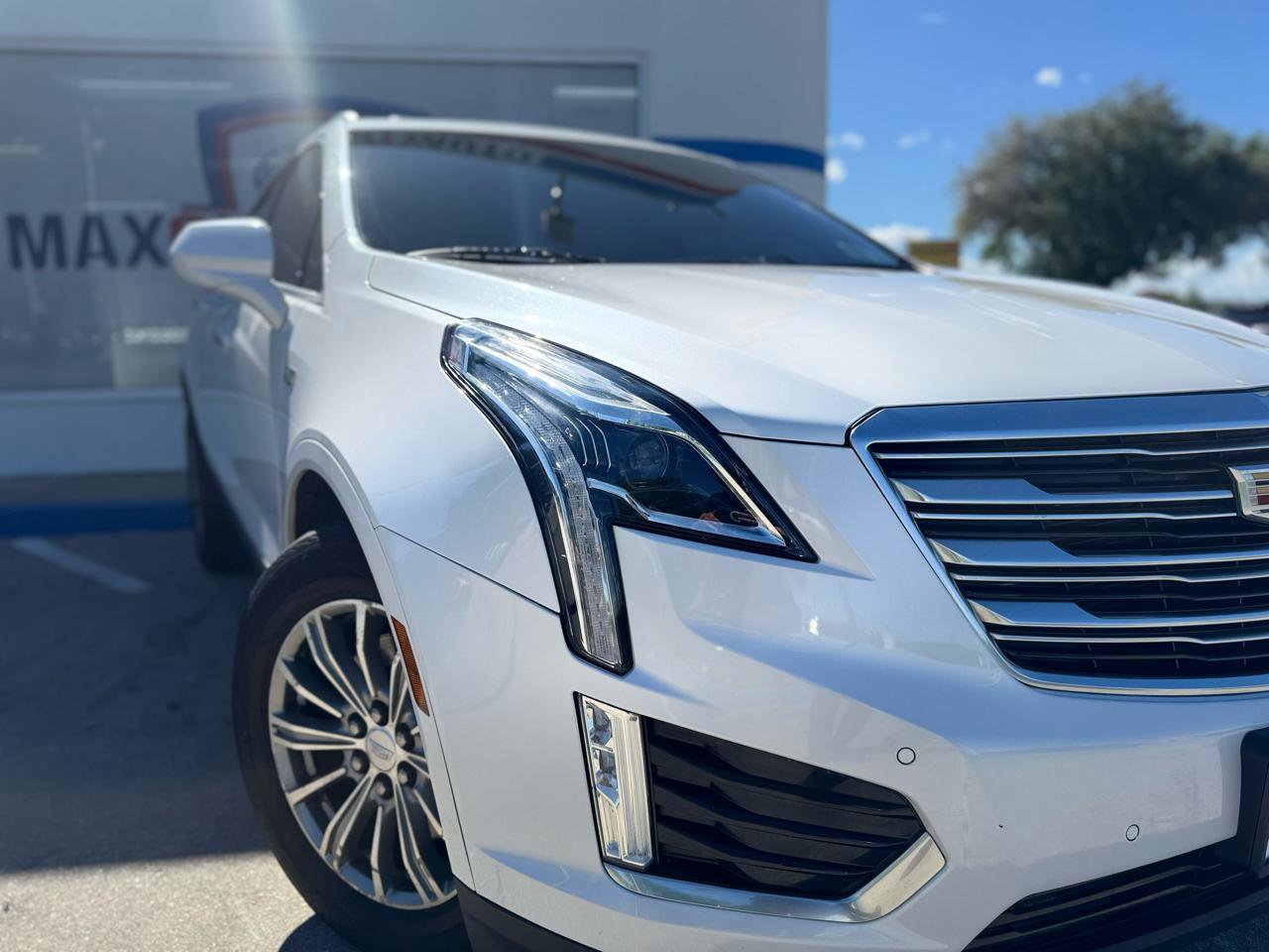 Used 2018 Cadillac XT5 Luxury w/ Driver Awareness Package image 18