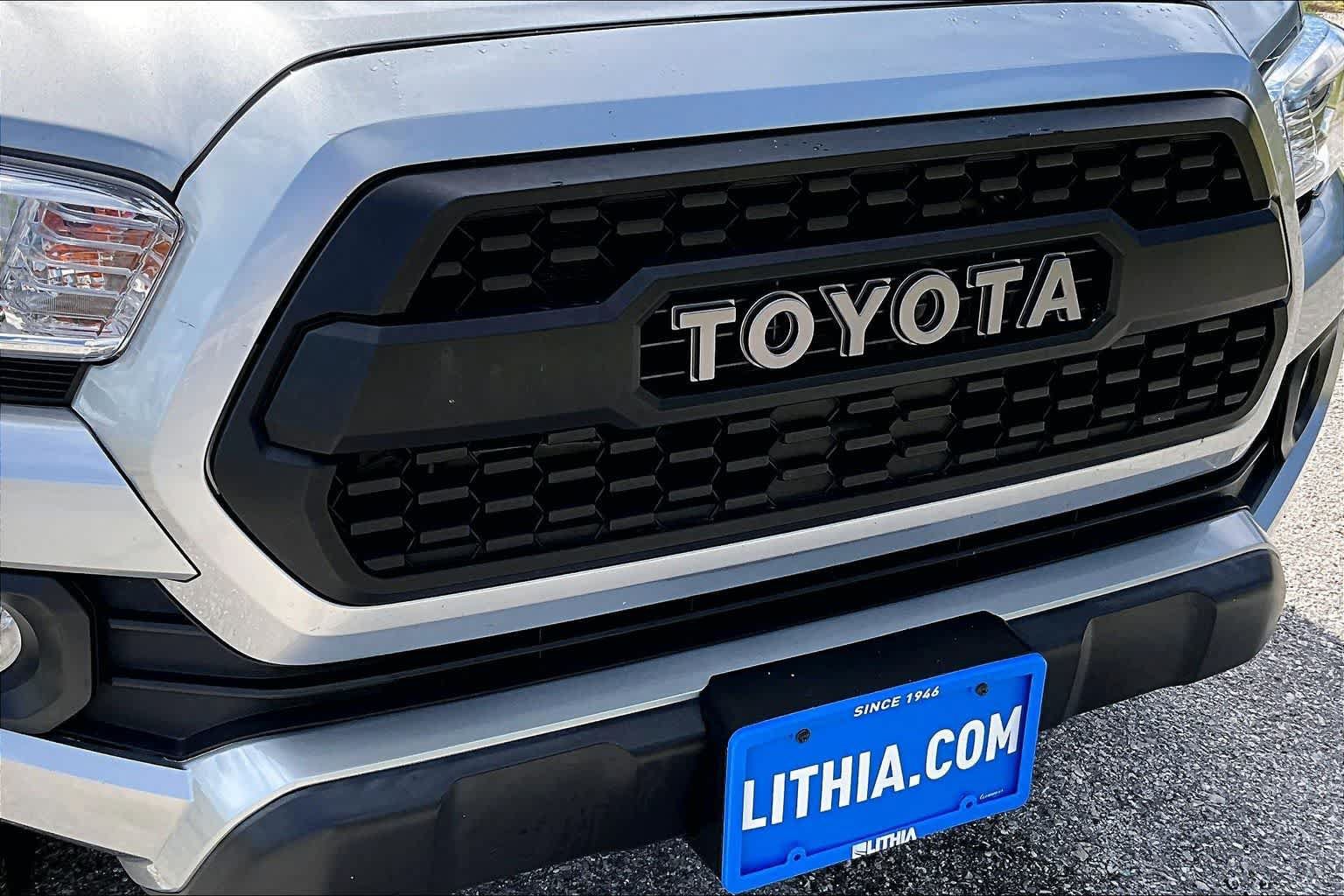 Used 2023 Toyota Tacoma SR5 RWD image 30