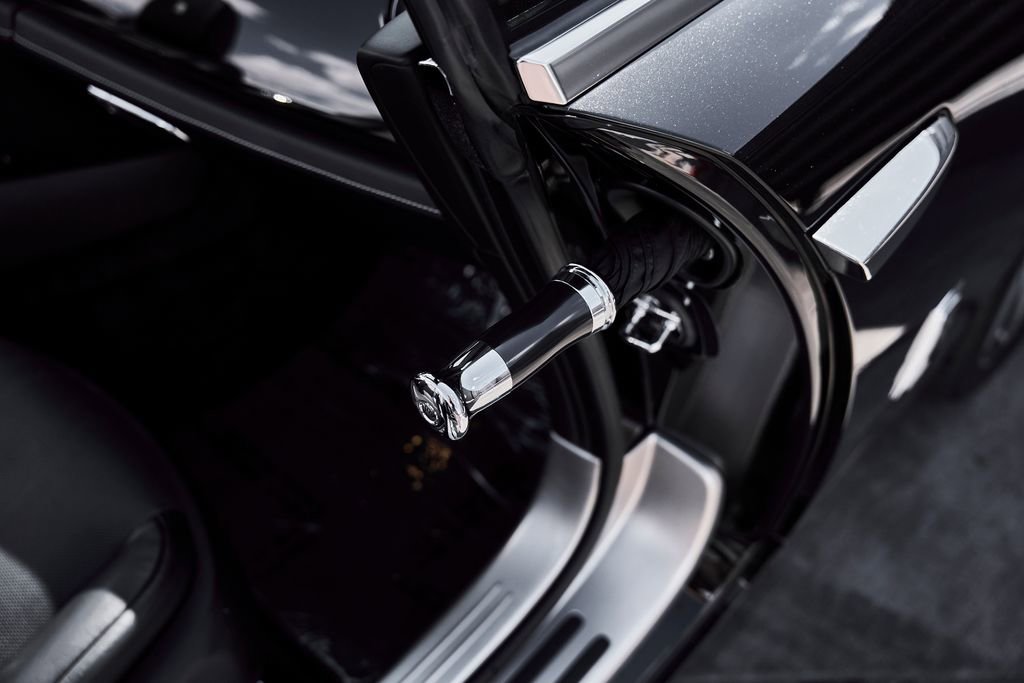 Used 2018 Rolls-Royce Dawn RWD image 25
