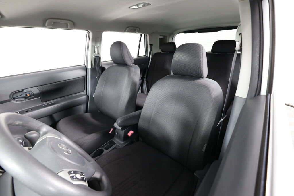 Used 2008 Scion xB FWD image 11