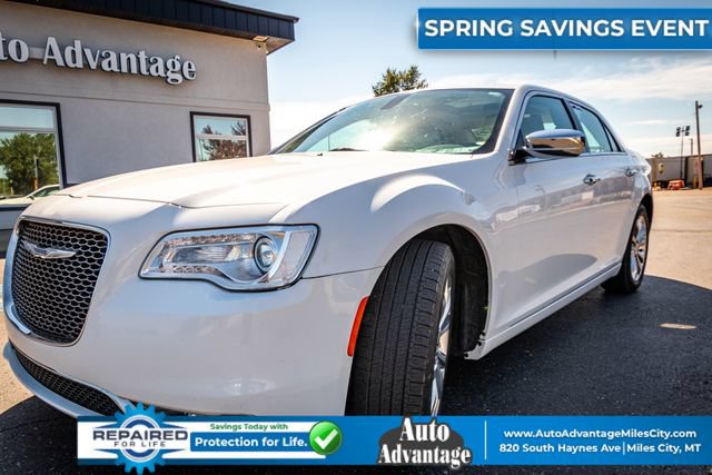 Used 2017 Chrysler 300 C w/ Light Group AWD/4WD image 4