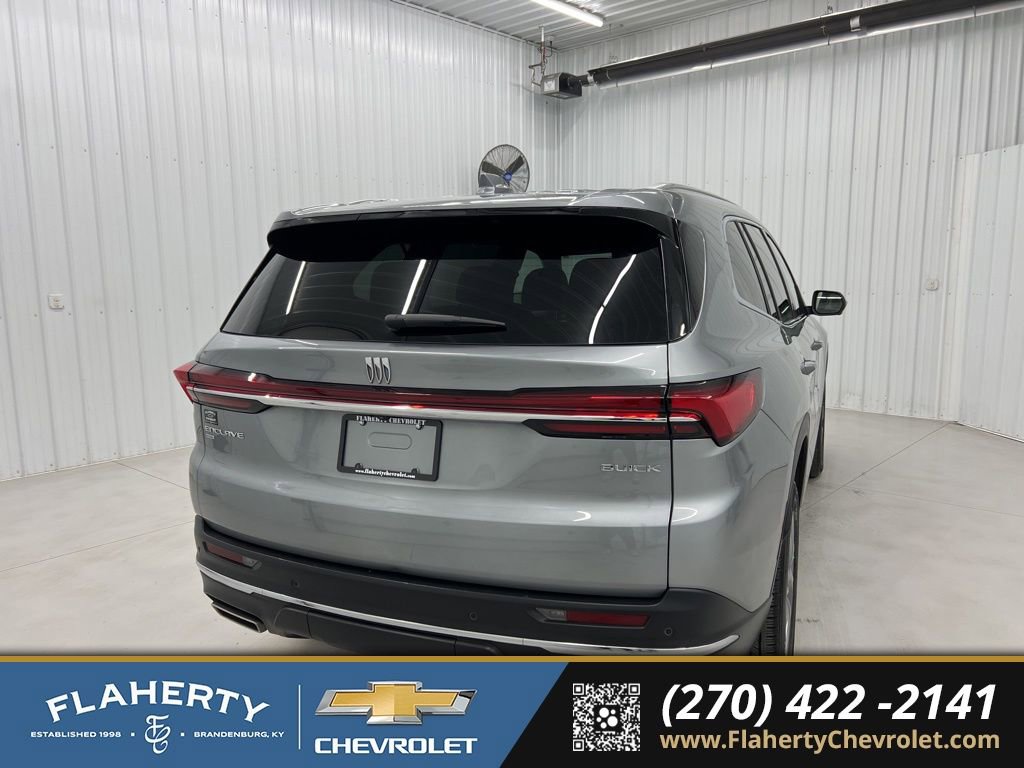 Used 2025 Buick Enclave Preferred image 3