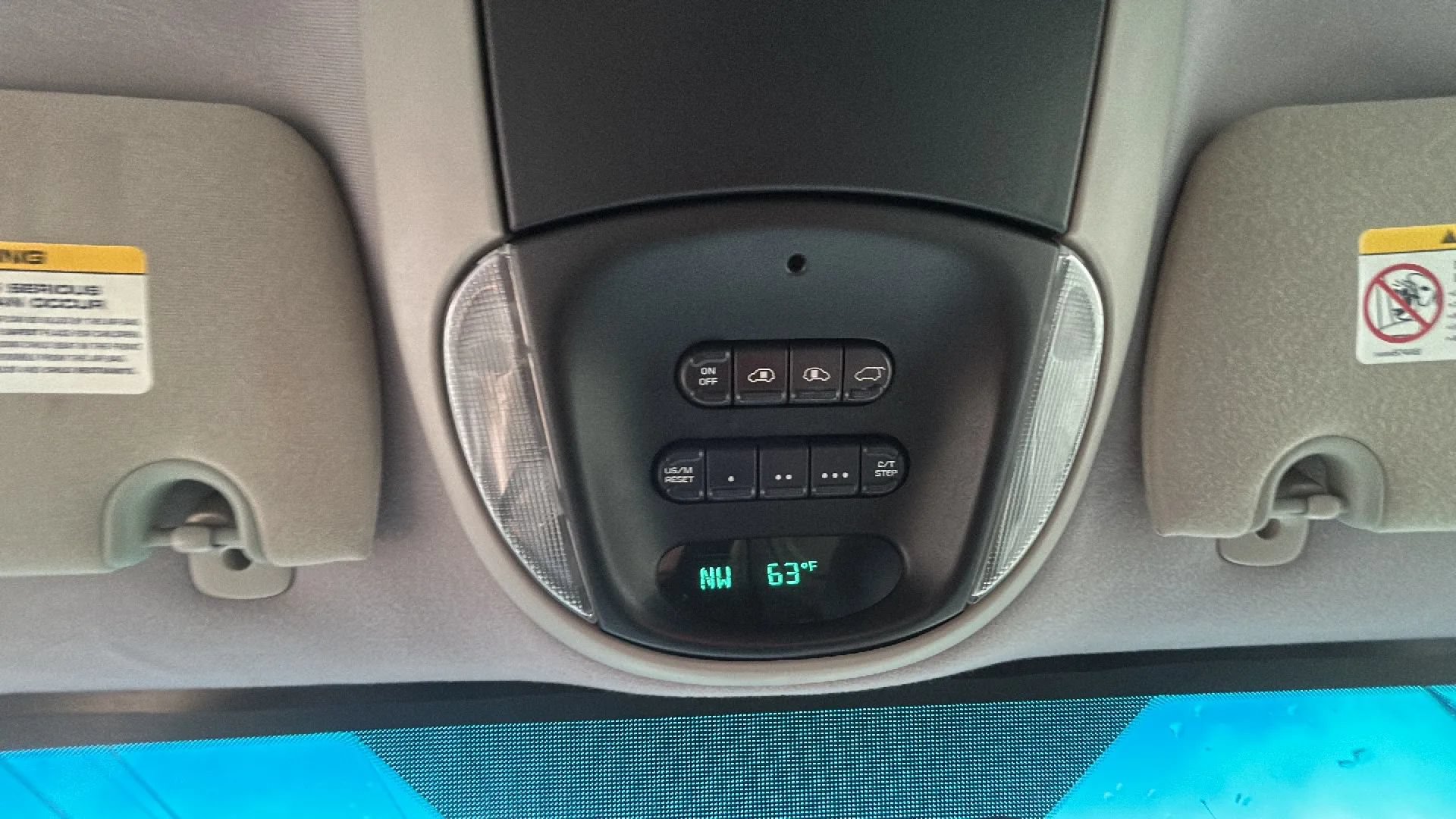 Used 2004 Chrysler Town & Country Touring FWD image 30