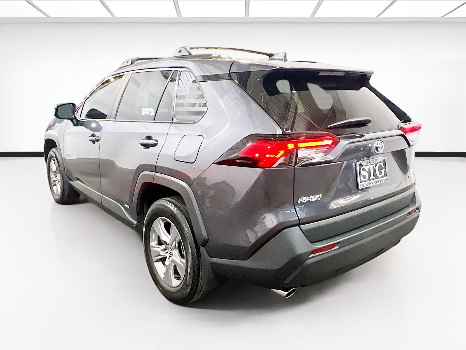Used 2024 Toyota RAV4 XLE w/ Convenience Package image 6