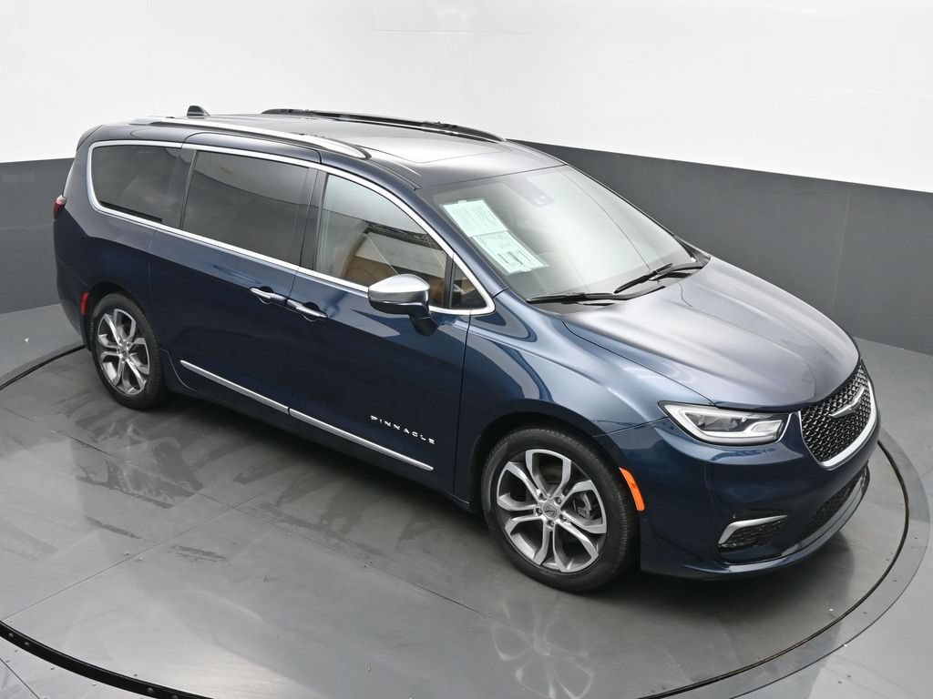 Used 2024 Chrysler Pacifica Pinnacle FWD image 42