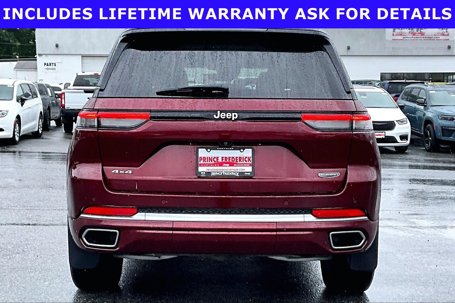 Used 2025 Jeep Grand Cherokee Summit w/ MOPAR Finishing Package AWD/4WD image 4