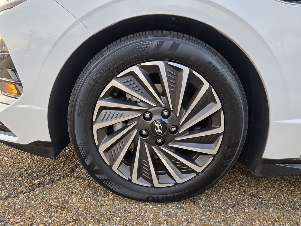 Certified 2025 Hyundai Sonata SEL image 28