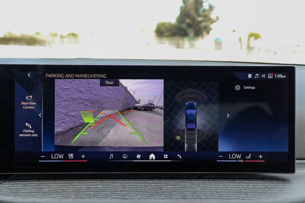 Certified 2025 BMW 330i Sedan w/ Convenience Package image 25