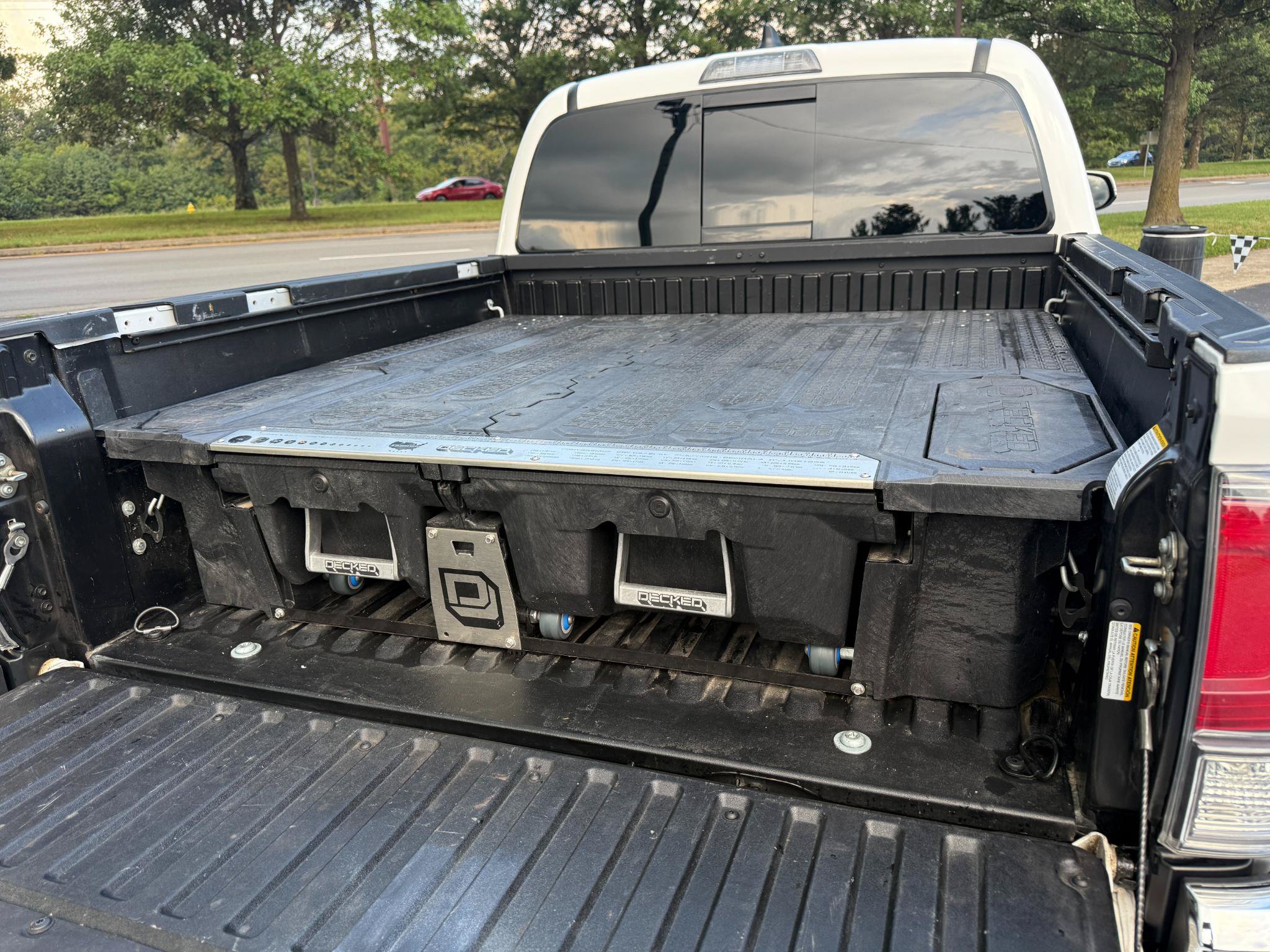 Used 2020 Toyota Tacoma TRD Off-Road AWD/4WD image 23