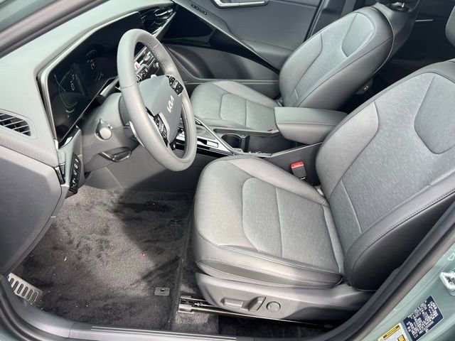 New 2025 Kia Niro SX Touring image 12