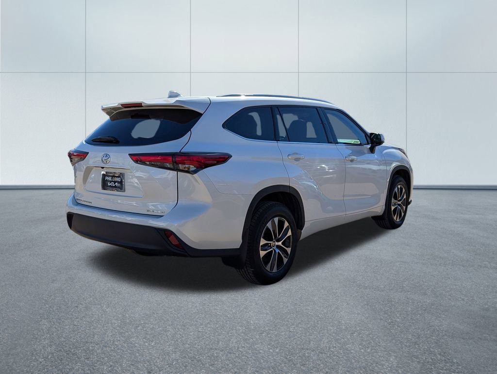 Used 2020 Toyota Highlander XLE image 7