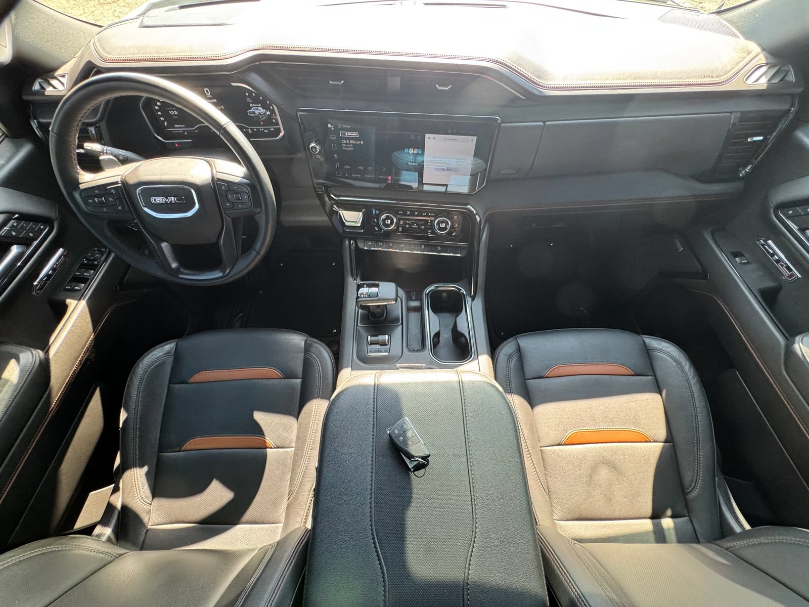 Used 2023 GMC Sierra 1500 AT4 w/ Technology Package AWD/4WD image 2