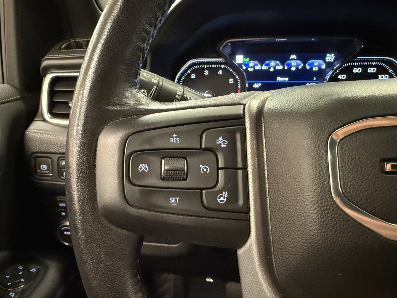 Used 2021 GMC Yukon XL Denali image 22