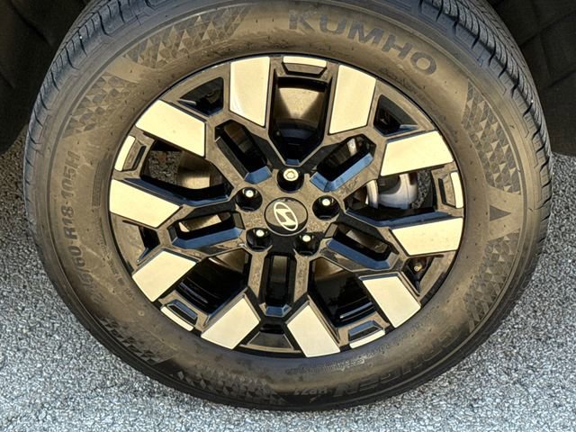 Certified 2025 Hyundai Santa Cruz SE image 9